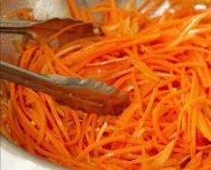 Салат с корейской морковью и копченой колбасой, рецепты с фото Морковка по корейски грудка копченая